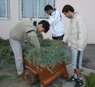 Children making Advent Wreaths